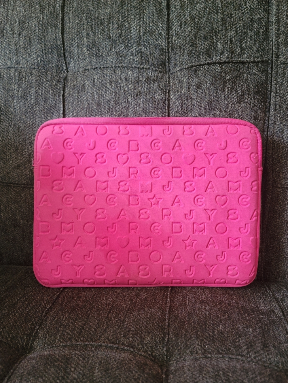 Marc Jacobs Dreamy Logo Knockout Pink Padded Laptop / Tablet Sleeve Case - Picture 10 of 13